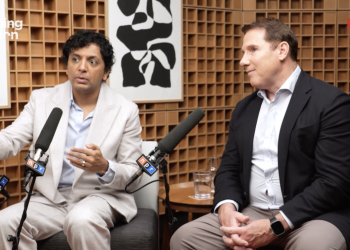 M. Night Shyamalan y Nicholas Sparks hablan sobre su colaboración en 'Remain': NPR