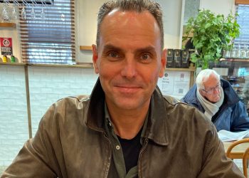 Ex marine lucha contra la extradición de Australia a EE. UU. por entrenar a pilotos chinos: NPR