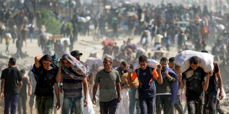 Trump insta a Hamas a 'moverse rápidamente' en el plan de paz de Gaza: NPR