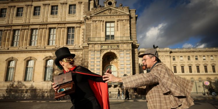 Primero, vino el atraco al Louvre. Luego vinieron los memes: NPR