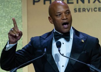 Los gobernadores demócratas forman una alianza de salud pública en reprimenda a RFK Jr. y Trump: NPR