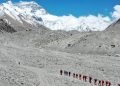 Tormenta de nieve atrapa a cientos de excursionistas en el Monte Everest durante las vacaciones nacionales de China: NPR