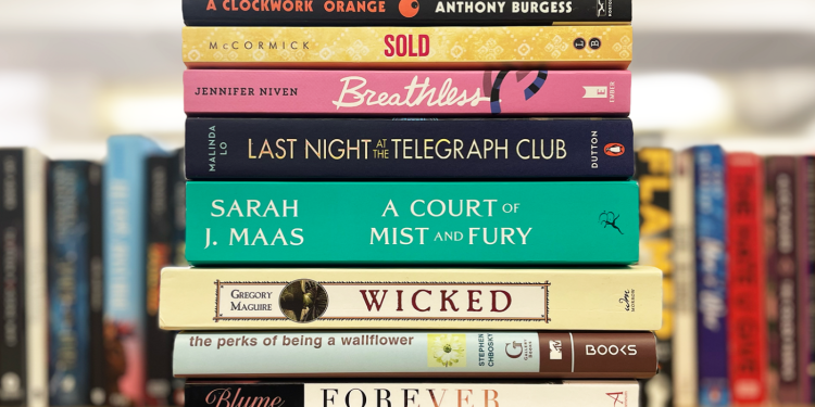 Proyecciones de libros, los desafíos aumentaron durante un período de dos años: NPR