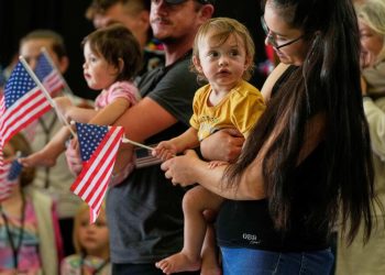 La administración Trump limita el número de refugiados a 7.500 y son en su mayoría sudafricanos blancos