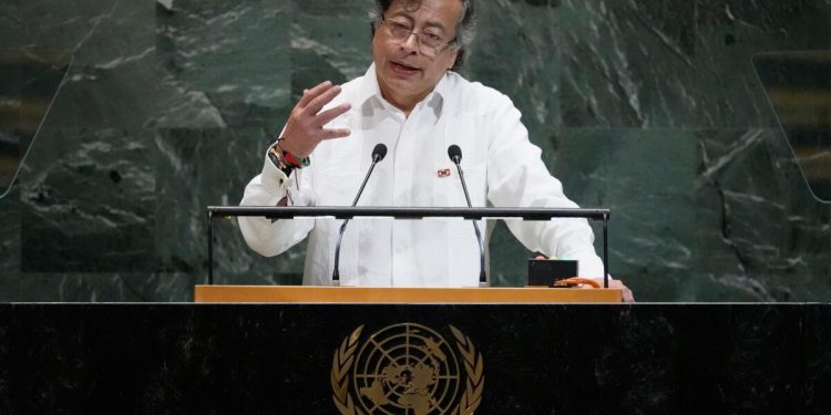 Ataques aéreos e insultos: la nueva crisis de Trump en América Latina