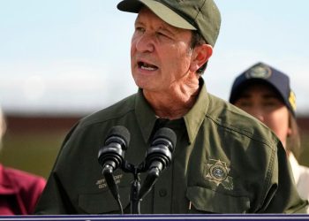 ACLU dice que ICE está castigando ilegalmente a los inmigrantes en un notorio centro de detención de Louisiana