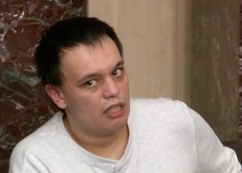 Hombre indultado tras asaltar el Capitolio es acusado de amenazar con matar a Hakeem Jeffries