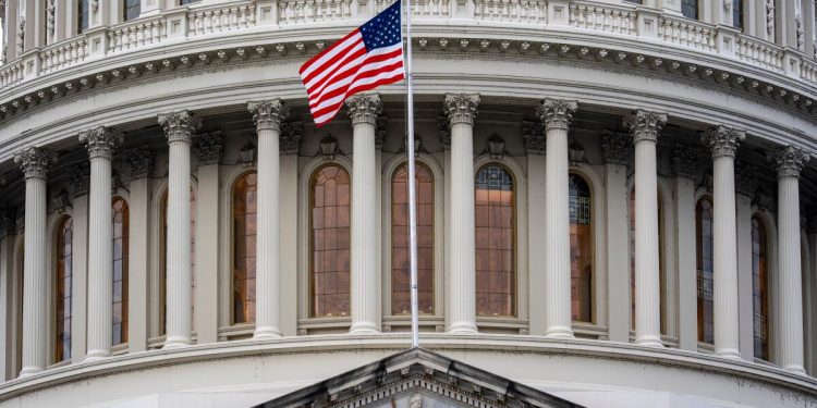 El gobierno de los Estados Unidos se enfrenta al cierre después de que el proyecto de ley de financiación falla en el Senado