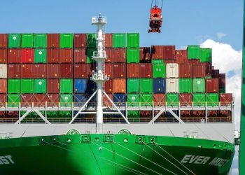 Cómo Trump presiona al mundo para que queme más petróleo y gas