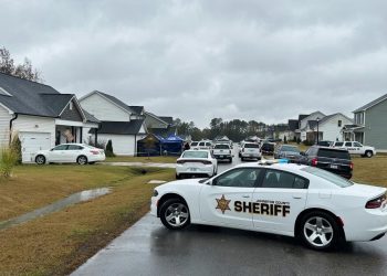 Un hombre de Carolina del Norte es acusado de cuatro cargos de asesinato después de decirle a las autoridades que mató a sus hijos.