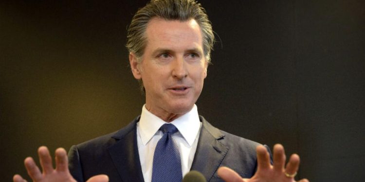 Newsom para solicitar la orden judicial que detenga el despliegue de la Guardia Nacional de California a Oregon de Trump a Oregon