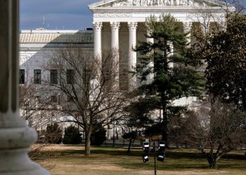 La administración Trump pide a la corte que le permita despedir al jefe de la Oficina de Derechos de Autor