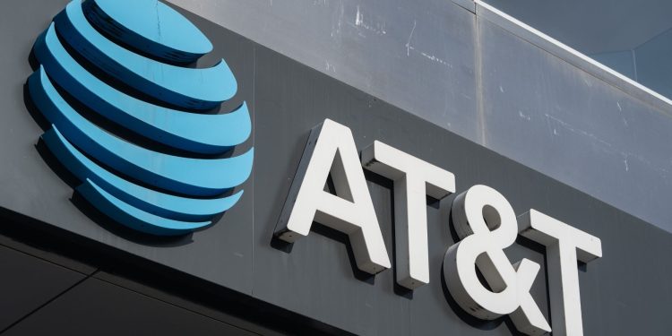 AT&T resuelve una demanda por violación de datos de 177 millones de dólares: así es como puede reclamar su parte hasta 7500 dólares