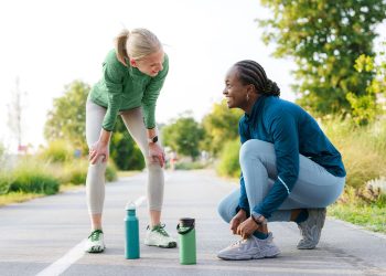 7 razones por las que deberías hacer ejercicio con un compañero de ejercicio