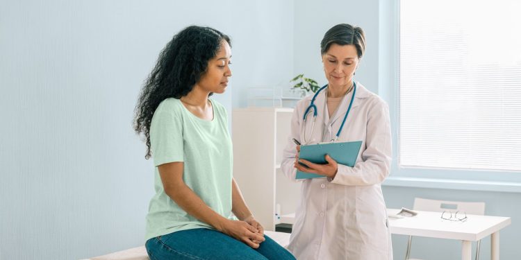 ¿Quién debería formar parte de su equipo de atención de la artritis psoriásica?