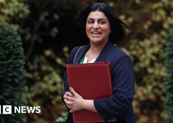 Algunos inmigrantes tendrán que esperar 20 años para obtener su estatus de asentados