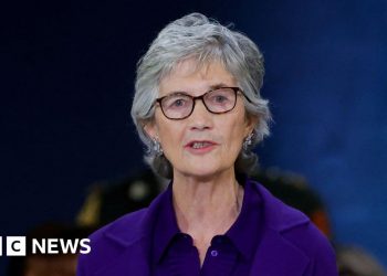 Catherine Connolly se convierte en la décima presidenta de Irlanda