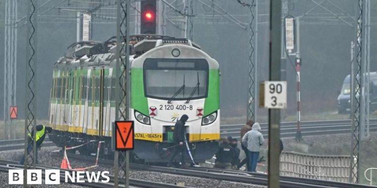 Dos ucranianos que trabajan para Rusia detrás del sabotaje ferroviario, dice el primer ministro polaco