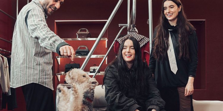 “Ninguna estrategia es la estrategia”: Kiko Kostadinov sobre la apertura de una tienda en Londres (eso también es mucho más)