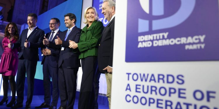 El Parlamento Europeo retrasa la decisión sobre congelar 4 millones de euros en fondos de extrema derecha – POLITICO