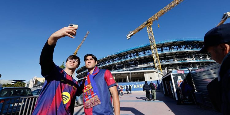 Video. Los aficionados del Barcelona regresan al Camp Nou después de dos años con la reapertura del estadio