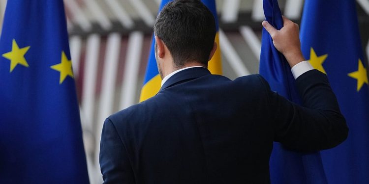 Bruselas elogia los avances de Kiev hacia la adhesión a la UE, pero advierte sobre «tendencias negativas»