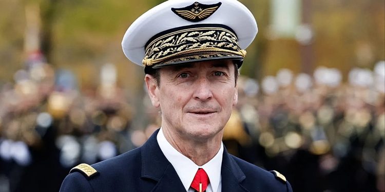 El jefe del ejército advierte que Francia debe aceptar la «pérdida de nuestros hijos» para disuadir a Rusia de aquí a 2030