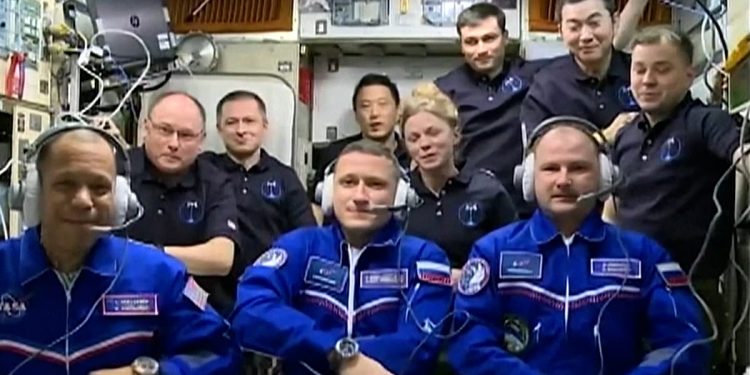 Video. Tripulación estadounidense y rusa atracan de forma segura en la ISS para una misión de ocho meses