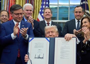Video. Trump firma un proyecto de ley de financiación y pone fin al cierre del gobierno de 43 días