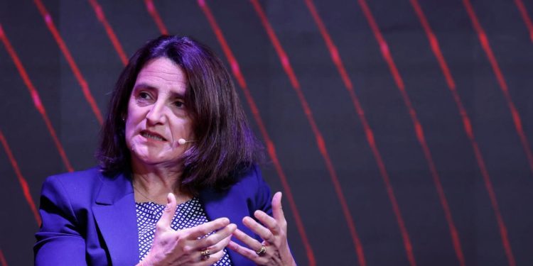 La comisaria europea Teresa Ribera acusa a los Estados Unidos de “chantage” en las negociaciones comerciales – POLITICO