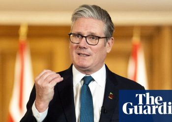 'Estamos liderando el camino': Starmer defiende planes de economía verde antes de la Cop30 | poli30