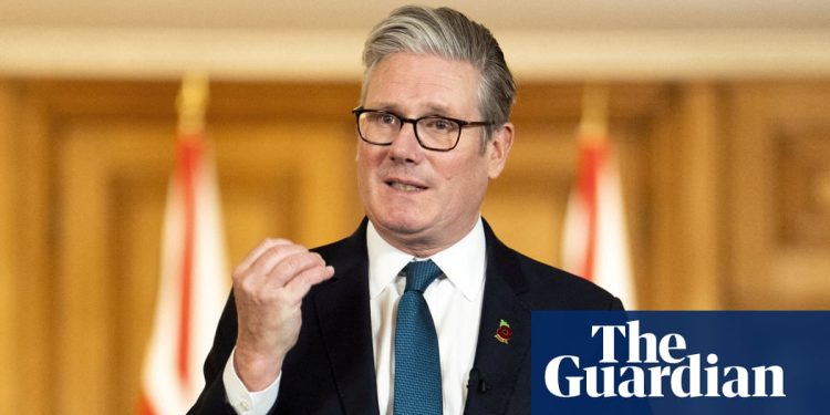 'Estamos liderando el camino': Starmer defiende planes de economía verde antes de la Cop30 | poli30