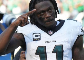 AJ Brown, sin complejos: Molesto con la ofensiva de los Eagles en su conjunto