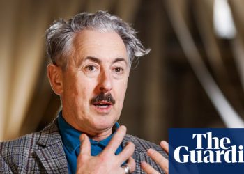 'No sólo estoy representando obras bonitas': el plan de la estrella de Hollywood Alan Cumming para reavivar el teatro en las Tierras Altas de Escocia | Teatro