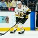 Charlie McAvoy de los Bruins golpeado en la boca con un disco y enviado a prueba
