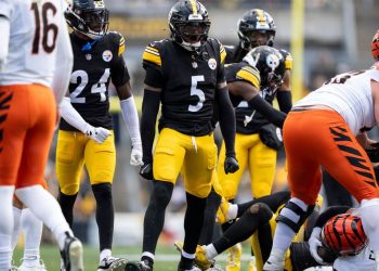 Ramsey de los Steelers expulsado por lanzar un puñetazo al Chase de los Bengals