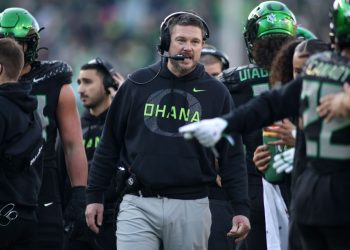 Los patos dominan la USC y luego promocionan las credenciales de la CFP: 'La prueba está en el pudín'