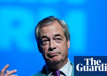 Las cambiantes respuestas de Nigel Farage sobre las acusaciones de racismo en la época escolar: una cronología | Nigel Farage