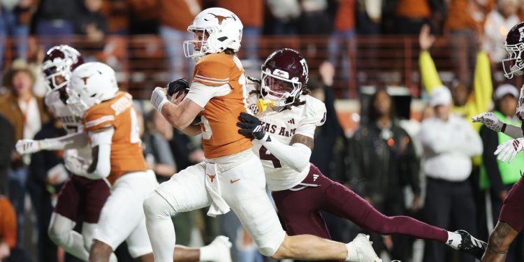 Cómo afectan los resultados del fútbol universitario del viernes a los playoffs