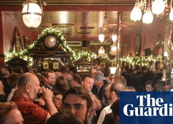 ¿Se puede tener una comunidad sin diversión? Los estudiosos de los pubs irlandeses advierten sobre la disminución de sus cifras | Irlanda