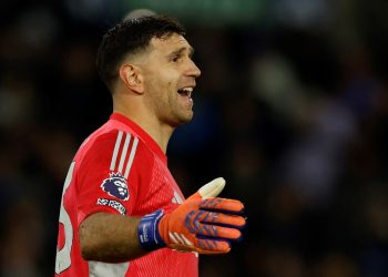 El motivo por el que el Aston Villa del Dibu y el Liverpool de Mac Allister jugarán en un horario inusual por la Premier :: Olé