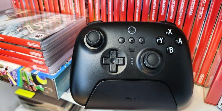 El 8Bitdo Ultimate Controller baja a solo $43 antes del Black Friday