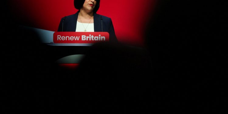 Los amplios cambios en la ley de asilo del Reino Unido: ¿Cómo afectarán a los refugiados? | Noticias del gobierno