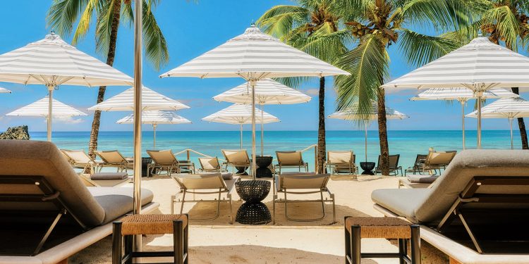 Venta cibernética de IHG: obtenga un 25 % de descuento en estancias hasta marzo