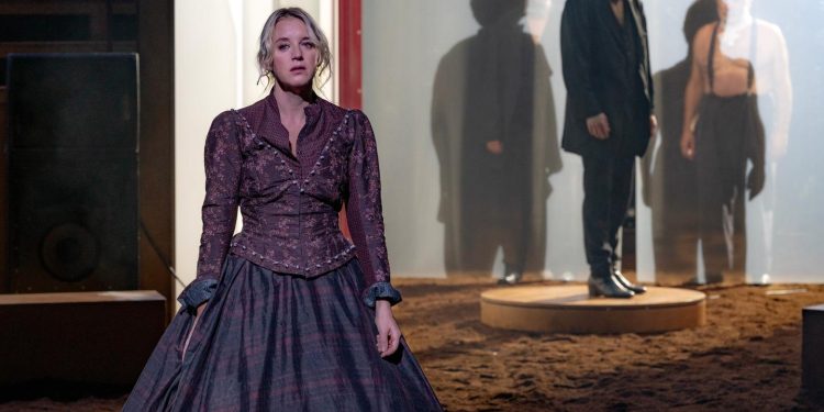 Avec « Bovary Madame », Christophe Honoré piège Emma au milieu d'hommes testostéronés