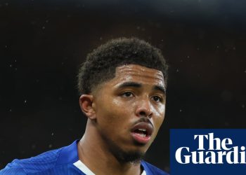 El defensa del Chelsea Wesley Fofana recibe una sanción de conducir por exceso de velocidad en el arcén | Seguridad vial