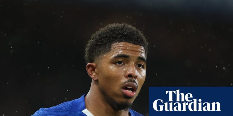 El defensa del Chelsea Wesley Fofana recibe una sanción de conducir por exceso de velocidad en el arcén | Seguridad vial