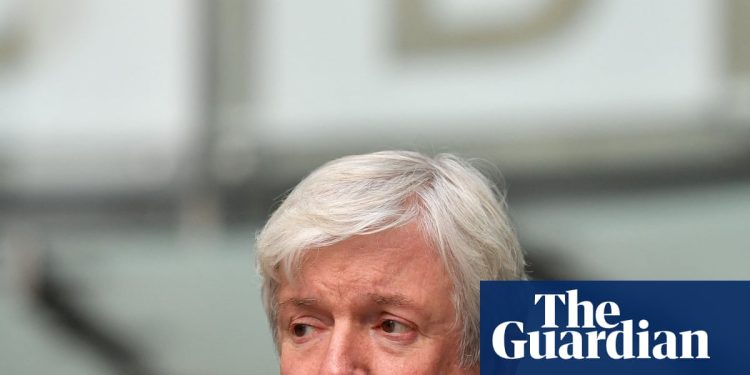 El exjefe de la BBC lidera los llamados para poner fin a los nombramientos políticos en la junta directiva | bbc