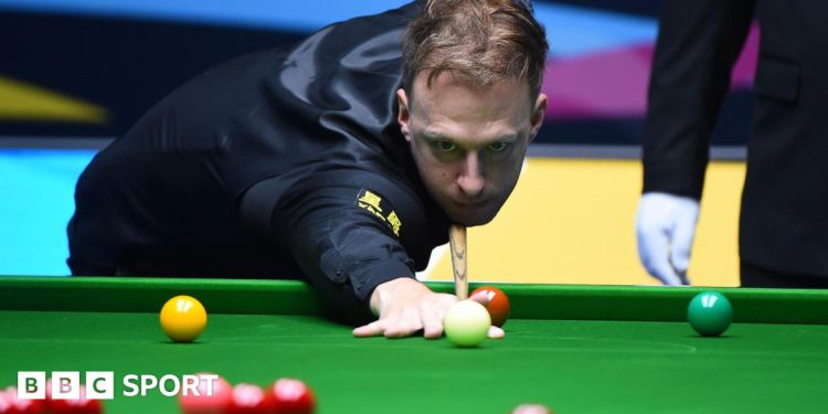 Judd Trump vence a Bai Yulu y alcanza los cuartos de final de Campeón de Campeones