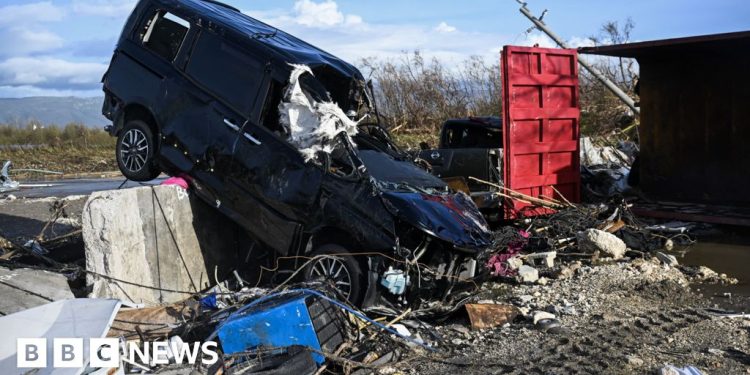 Sube a 28 el número de muertos por el huracán Melissa en Jamaica